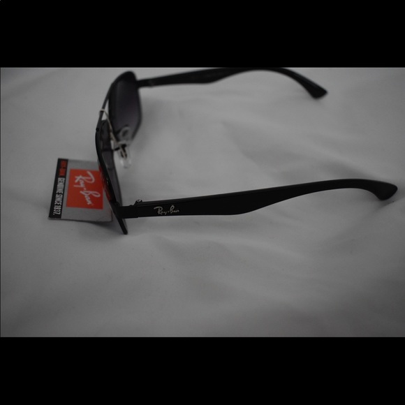 Sunglasses new with tags, never worn - Picture 2 of 3